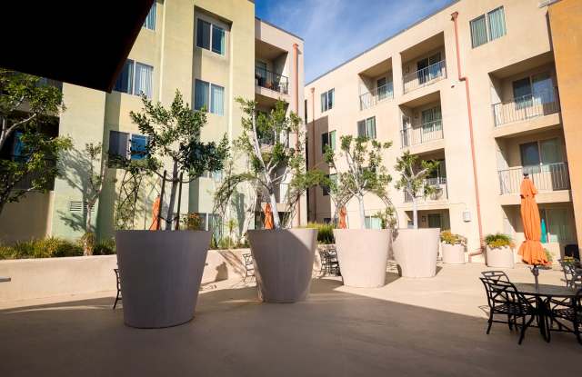 Burbank Senior Artists Colony - Senior Housing Gallery 2