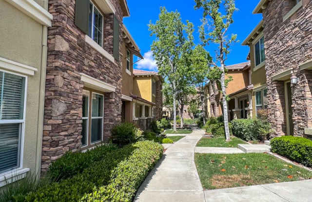 Beautiful Canyon Hills 2 Bedroom Condo for Lease! photos photos