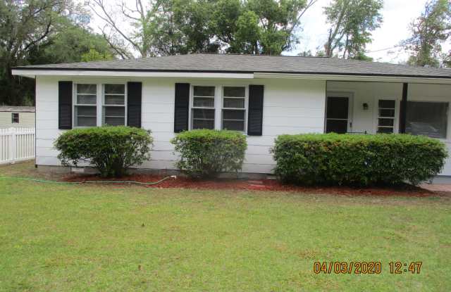 3911 MAIN ST - 3911 Main Street, Middleburg, FL 32068