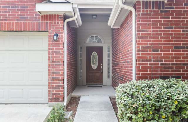 Single-Story Comfort with a Spacious Backyard & Covered Patio Gallery 4