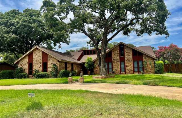 Prestigious Linwood Acres / .44 acres / Rockdale, TX / Swimming Pool photos photos