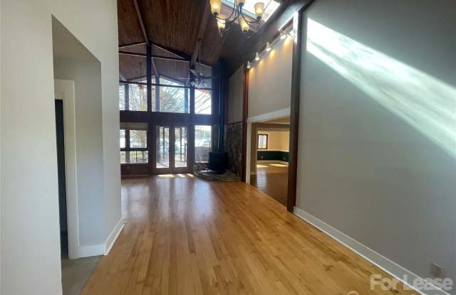 8788 Graham Road Gallery 3