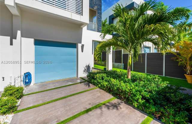 3067 Carter St Gallery 2