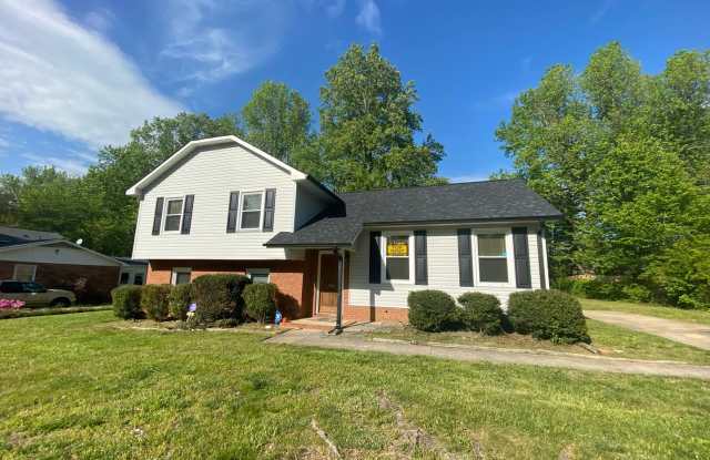 313 Lakeside Drive Gallery 2