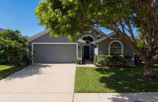 Beautifully Renovated 4-Bedroom Home in Young Pine – East Orlando! Gallery 1