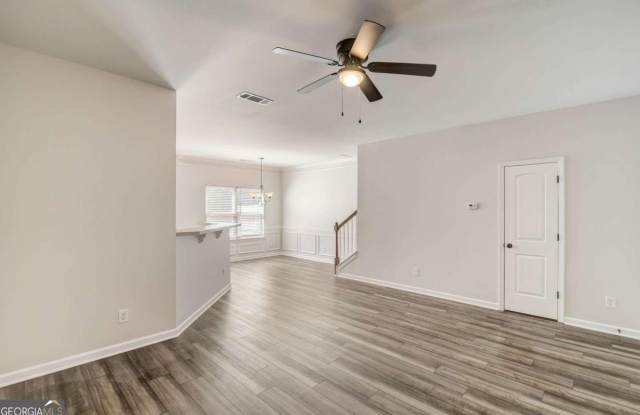 544 Oakside PL Gallery 3