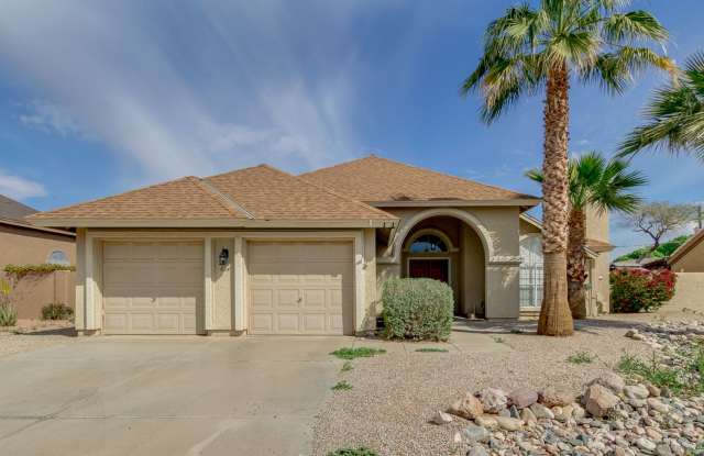 FABULOUS REMODELED HOME WITH POOL! Gallery 4