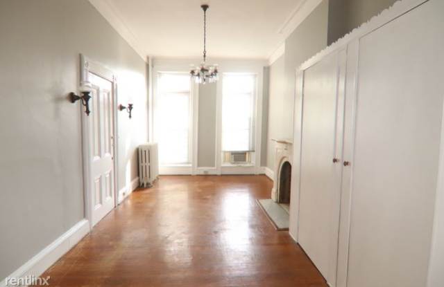 1800 Bolton Street Gallery 4