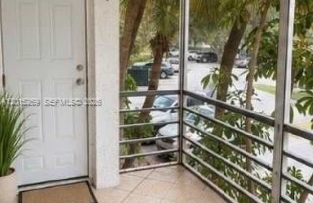 4304 NW 9th Ave photos photos