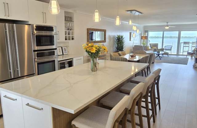 60 Yacht Club Drive Gallery 2