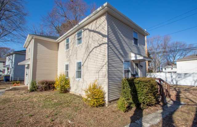 Charming 2 Bedroom 1 Bathroom - Great 2 Bedroom, 1 Bath in Newark - 56 Thompson Circle, Newark, DE 19711