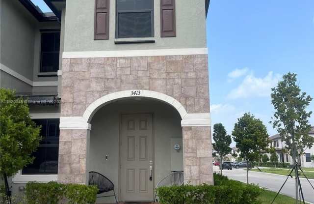 3413 W 113th St photos photos