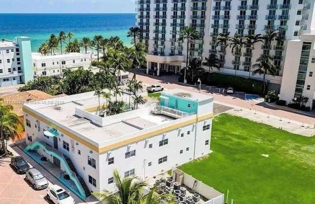 326 Wilson St - 326 Wilson Street, Hollywood, FL 33019