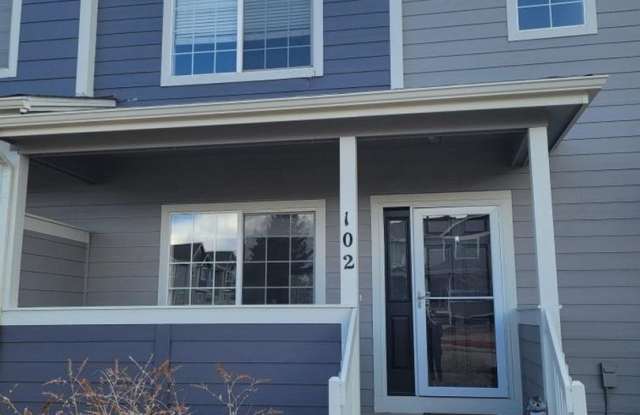 Charming 2BR Townhome in Aurora photos photos