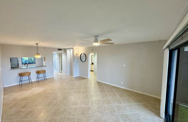 2202 S Cypress Bend Dr photos photos