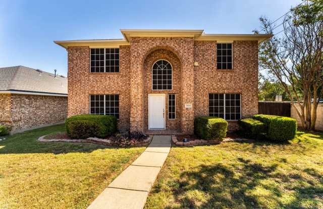 Beautiful 3 bed 2.5 Corner Home Ready to Move-In! Gallery 1