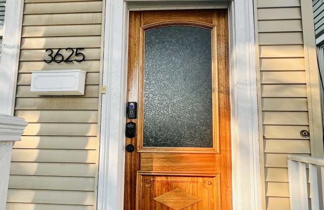3625 Banks St Gallery 2