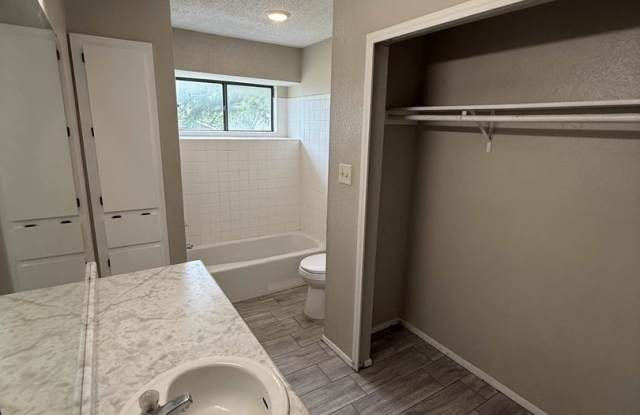 Awesome Property at Round Rock Gallery 3