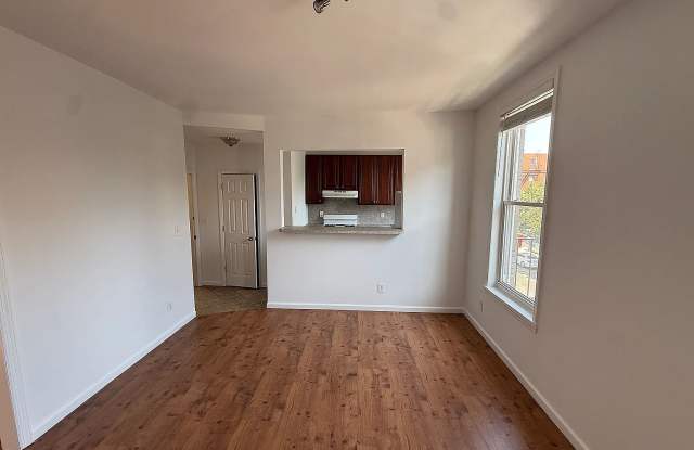 4912 Vernon Blvd Apt 3F Gallery 1