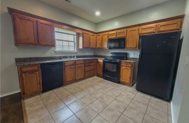3207 SW Amberwood Drive Gallery 3