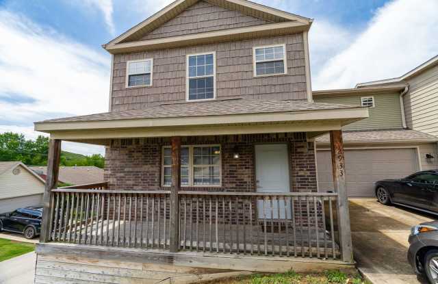 4 Bedroom 2.5 Bath Townhome near UofA! Available in August!! photos photos