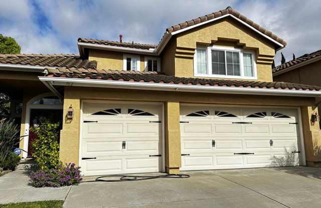 Upgraded 4 BEDROOM WITH AC IN OCEANSIDE Gallery 3