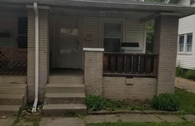2 BEDROOM DUPLEX LOCATED NEAR NEW YORK ST  SHERMAN AVE photos photos