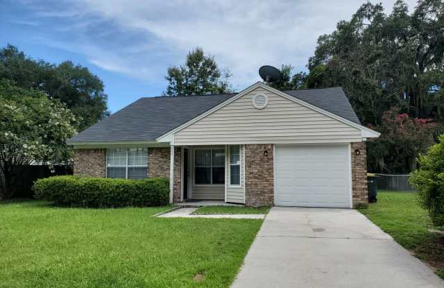 3 bedroom, 2 bath off of White Bluff! photos photos