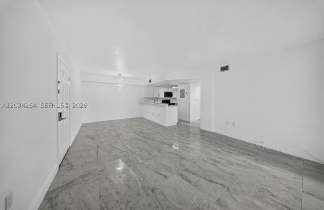 8540 SW 212th St Gallery 4