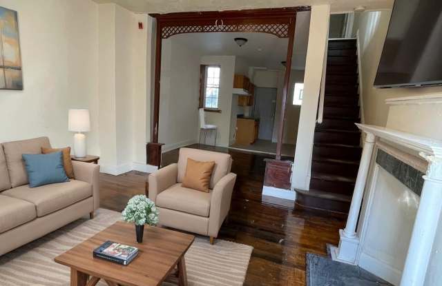 735 W Russell St photos photos