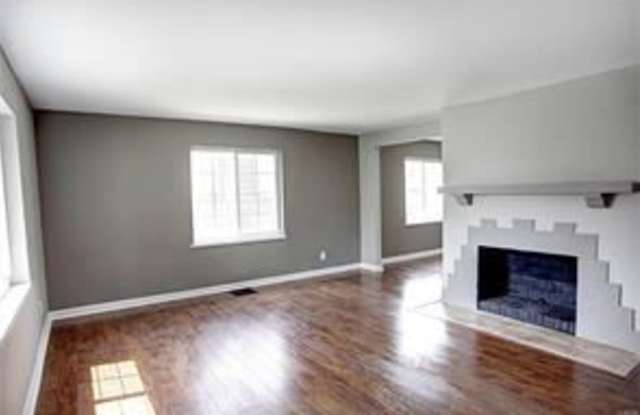 333 Rockhill Gallery 2
