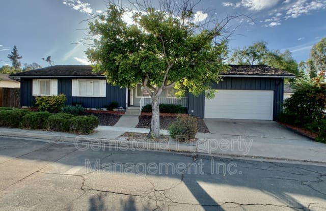 5464 Hewlett Dr - 5464 Hewlett Drive, San Diego, CA 92115