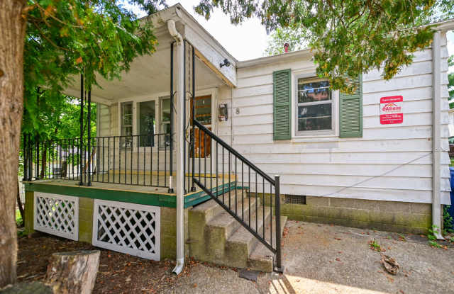 8 Clarke St - 8 Clarke Street, Athens, OH 45701