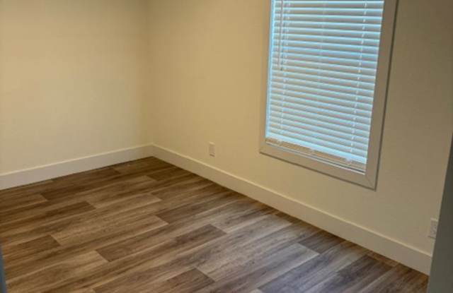 Centrally Located 3 Bedroom 2 Bath Manufactured Home Gallery 4