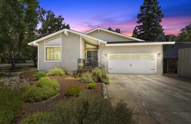 SKYRIDGE HOUSE - 303 Katherine Way, Auburn, CA 95603