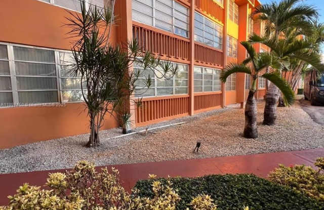 1591 NE Miami Gardens Dr photos photos