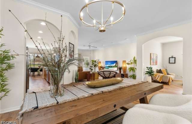 1896 Crestview Way Gallery 1