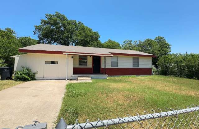 Remodeled 3-bedroom! Housing accepted! photos photos
