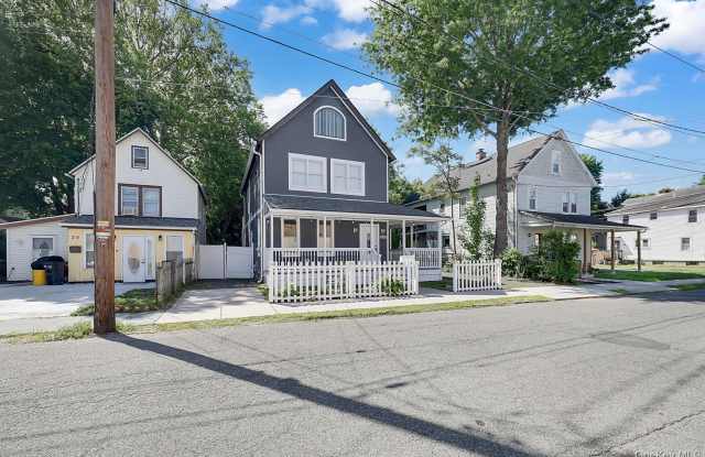 33 Seward Avenue Gallery 3