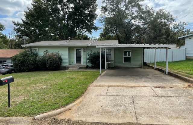 1712 Mockingbird Lane Gallery 1