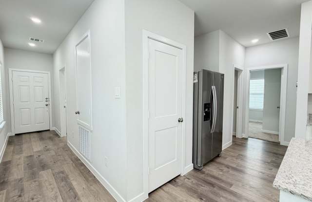 3-Bedroom Home with Upgraded Features Gallery 3