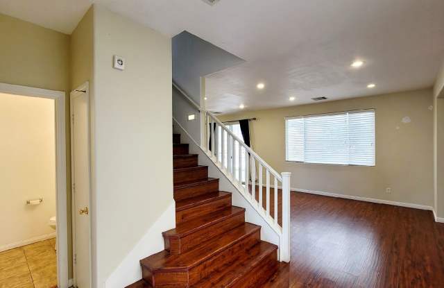 8344 Golden Cypress Ave - 3 bedrooms , 2.5 bathrooms, 1957 SQFT Gallery 4