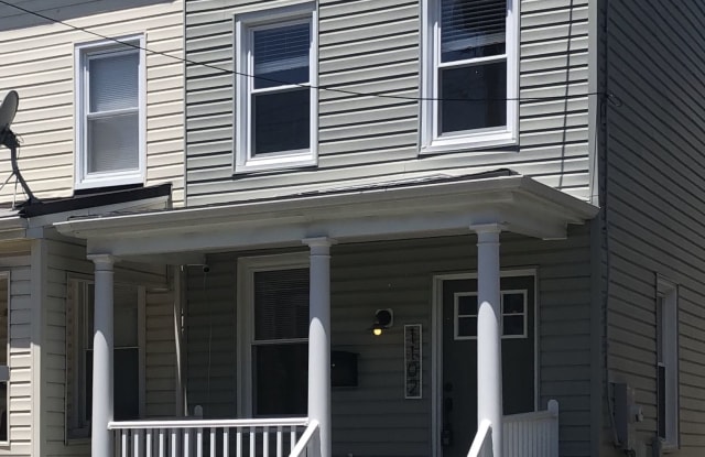1102 W 40th St - 1102 West 40th Street, Baltimore, MD 21211