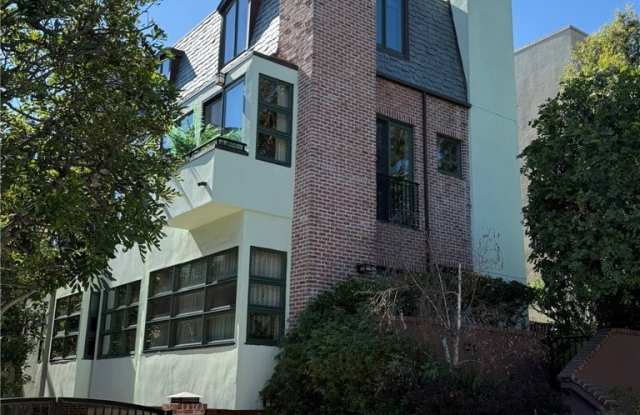 2323 S Beverly Glen photos photos