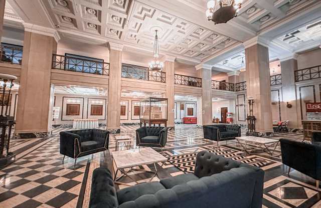 B on Lindell photos photos