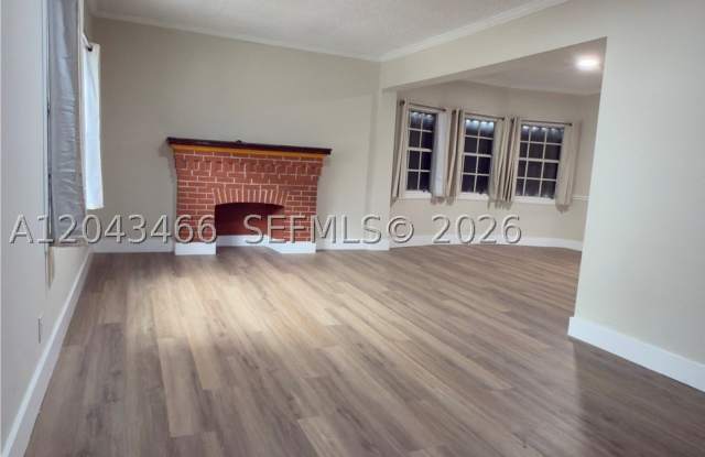 103 NW 35th St photos photos