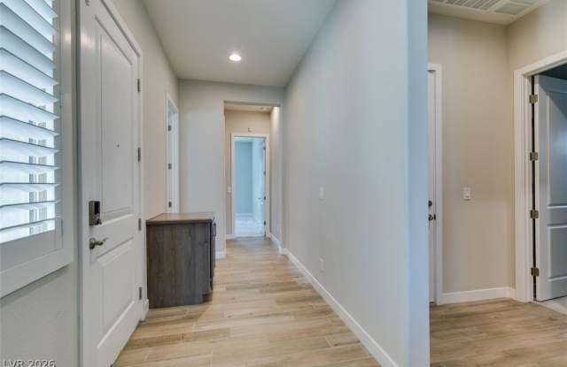 9876 Outer Hebrides Avenue Gallery 4