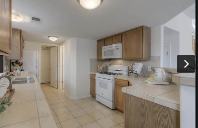 7412 Eagle Crest Avenue Northeast Gallery 4