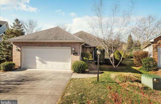 832 WINDER Court Gallery 4
