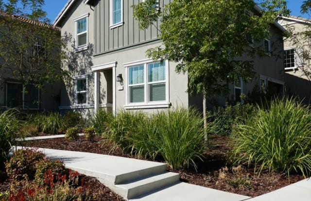 1121 Knox Way - 1121 Knox Way, Roseville, CA 95747
